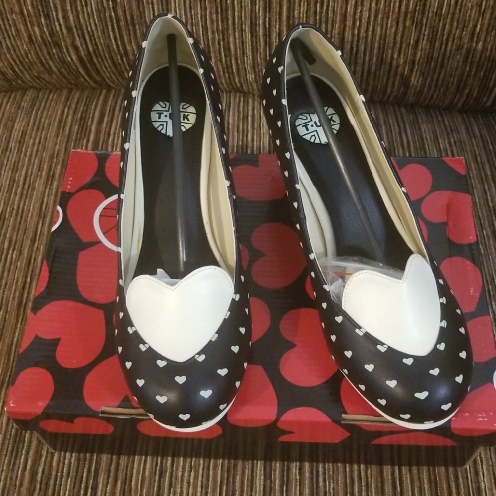 NWB Tuk All Heart Anti Pop Heel Shoes, 8B, Retro